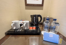 /imageLibrary/Images/8277 LGW Crowne Plaza Double Room Facilities 2.png