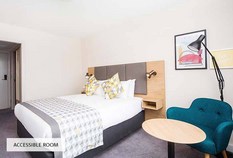 /imageLibrary/Images/gatwick holiday inn accessible room