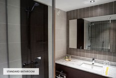 /imageLibrary/Images/5887 london gatwick hilton standard bathroom