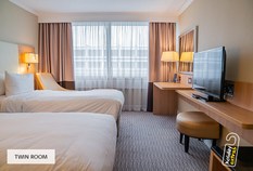 /imageLibrary/Images/4 6395 london heathrow airport renaissance hotel twin room