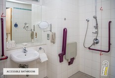 /imageLibrary/Images/5887 stansted airport radisson blu accessible bathroom