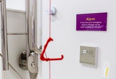 /imageLibrary/Images/5936 airport hotel premier inn example accessible room alarm