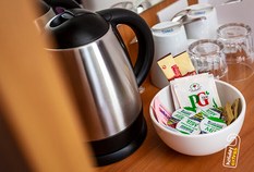 /imageLibrary/Images/5936 airport hotel premier inn example tea coffee