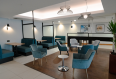 /imageLibrary/Images/7906Gatwick Courtyard by Marriott lobby.png