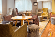 /imageLibrary/Images/8345 heathrow holiday inn slough windsor lounge area 2.png