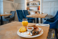/imageLibrary/Images/8377 gatwick stanhill court full english.png
