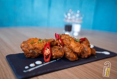 /imageLibrary/Images/8382 Gatwick crowne plaza felbridge restaurant chicken wings