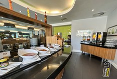 /imageLibrary/Images/8456 LHR Holiday Inn Express T5 breakfast continental