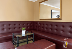 /imageLibrary/Images/8537 gatwick white house bar seats.png