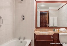 /imageLibrary/Images/85841 ema hilton bathroom all rooms