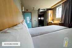 /imageLibrary/Images/9197 heathrow ibis accessible room.png