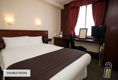 /imageLibrary/Images/9428 gatwick airport russ hill double room