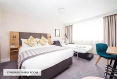/imageLibrary/Images/gatwick holiday inn standard family room
